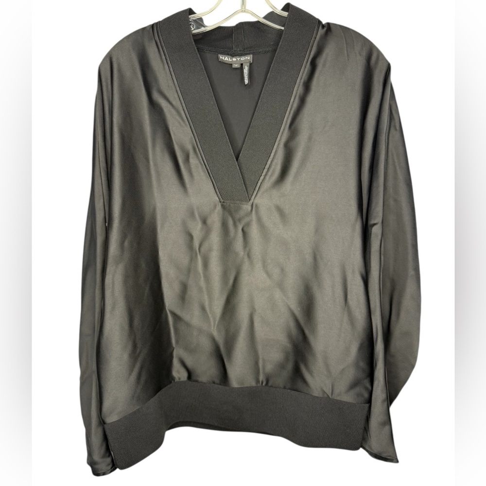 Halston Satin V-Neck Long Sleeve Top – Black – Size Medium